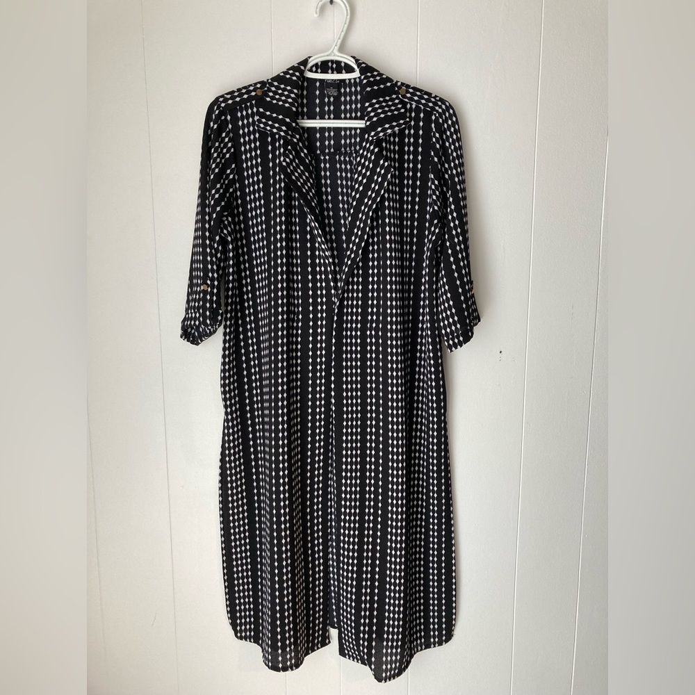 Rue 21 Black and White Patterned Lightweight Duster Blazer/Cardigan